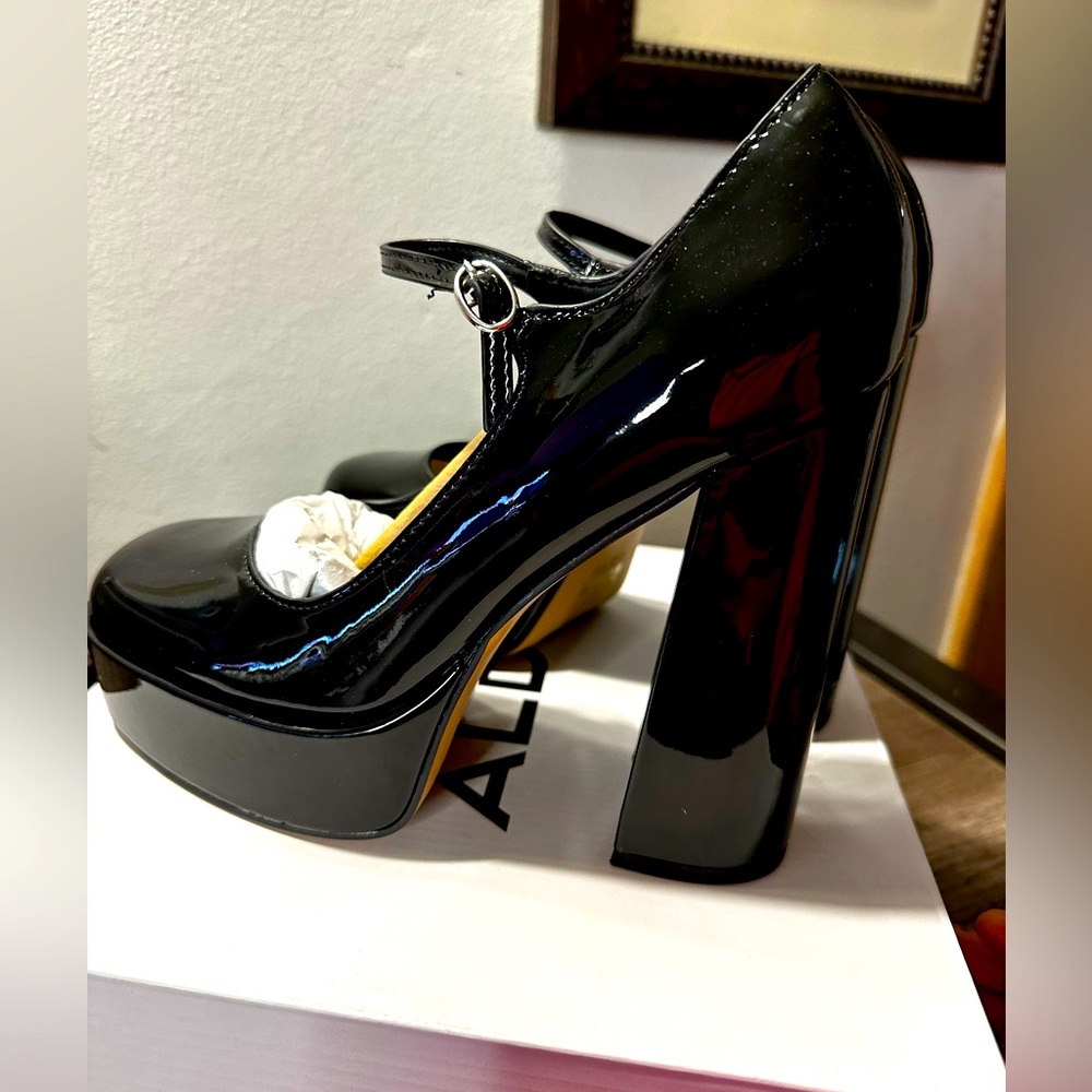 Aldo black patent leather Mary Jane platform